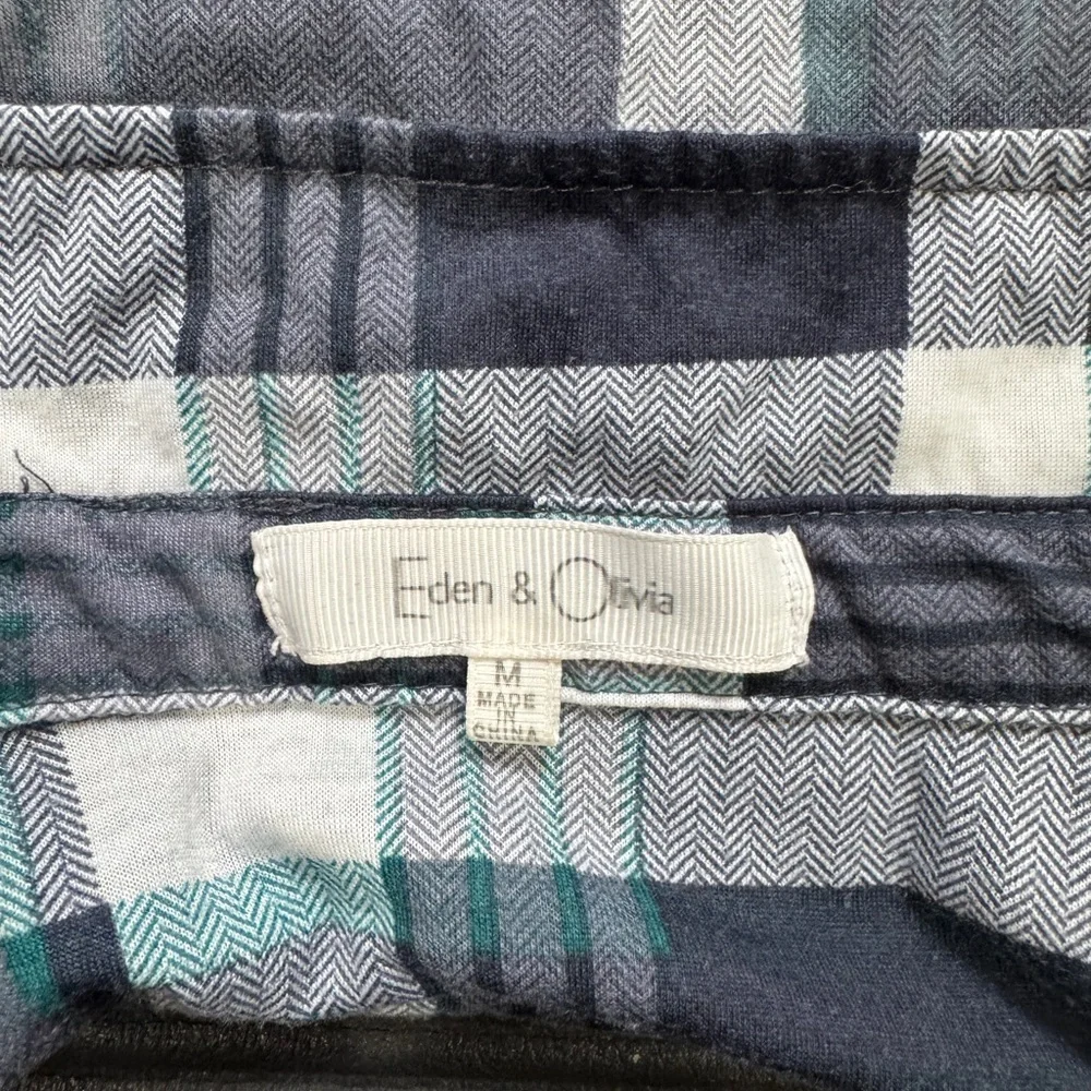 Ladies Eden & Olivia button up shirt Size M - Picture 2 of 2